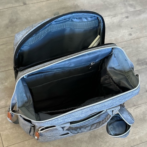 Boutique Large Diaper Bag, Backpack, Bassinet, Tech Charging Station all in one - Picture 11 of 16